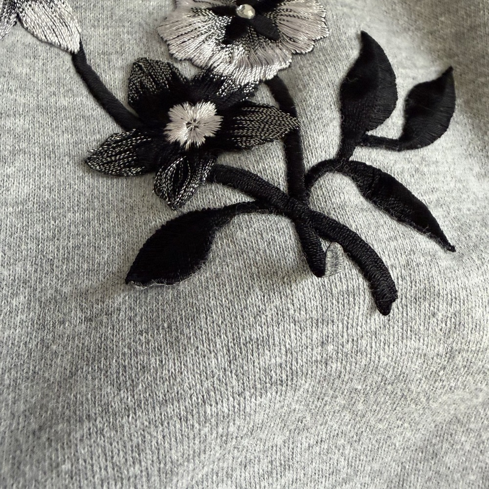 VTG Medium Applieque Floral Gray Sweater Vest 90s Whimsygoth Pockets Cottage - Picture 10 of 11